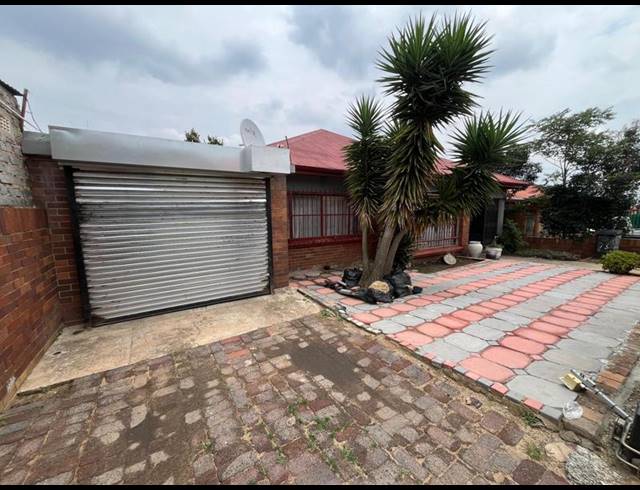 3 BEDROOM HOUSE FOR SALE IN ROSETTENVILLE